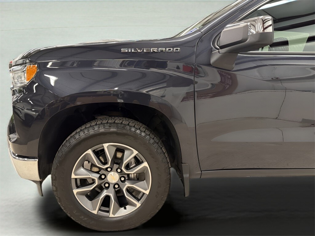 2023 Chevrolet Silverado 1500 LT photo 4