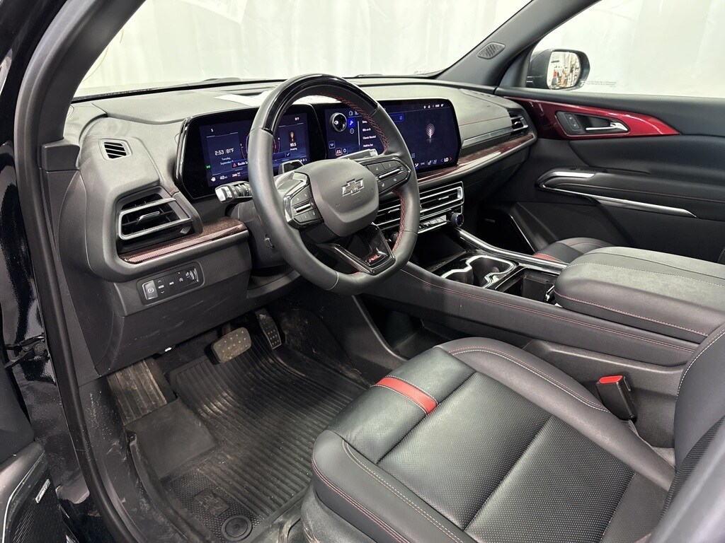 2024 Chevrolet Traverse RS photo 2