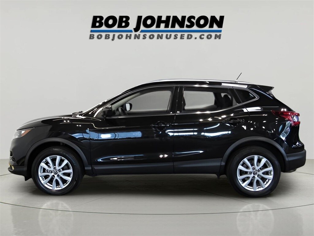 2022 Nissan Rogue Sport SV photo 3