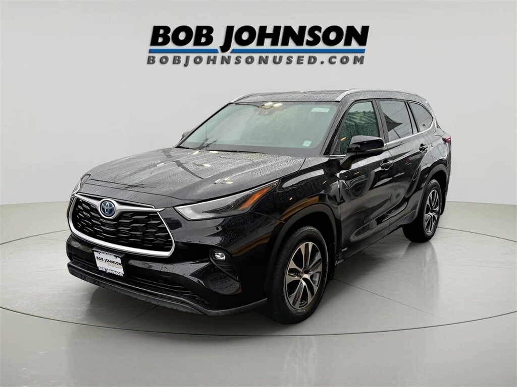 Used 2023 Toyota Highlander Hybrid XLE SUV