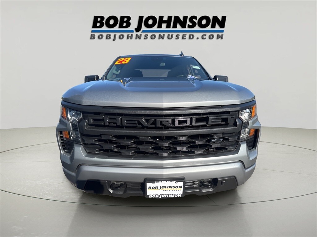 2023 Chevrolet Silverado 1500 Custom photo 2
