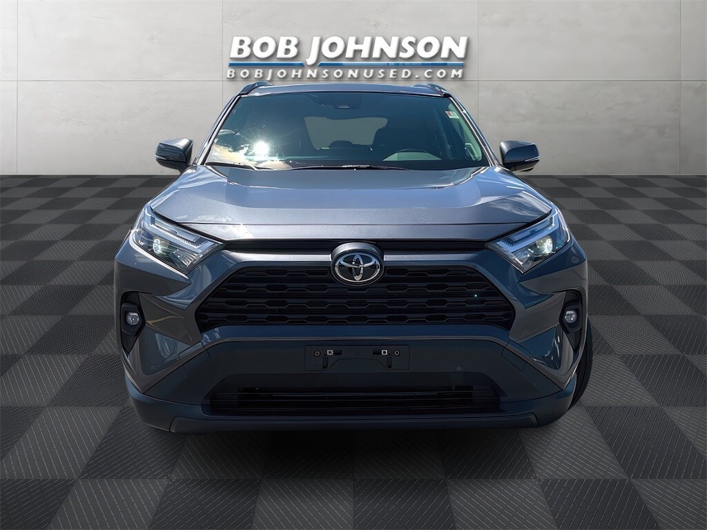 2022 Toyota RAV4 XLE Premium photo 2
