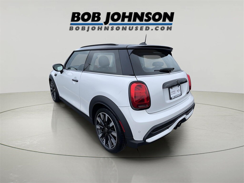 2024 Mini Cooper 2 Door Hardtop Signature photo 4