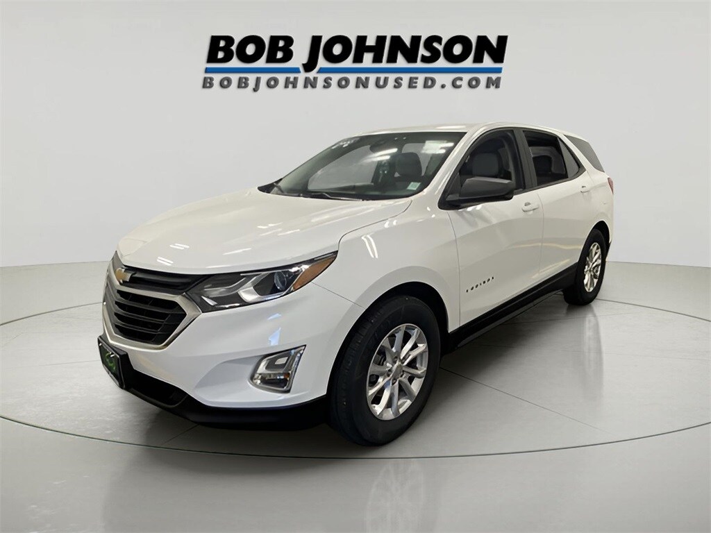 2020 Chevrolet Equinox LS photo 3
