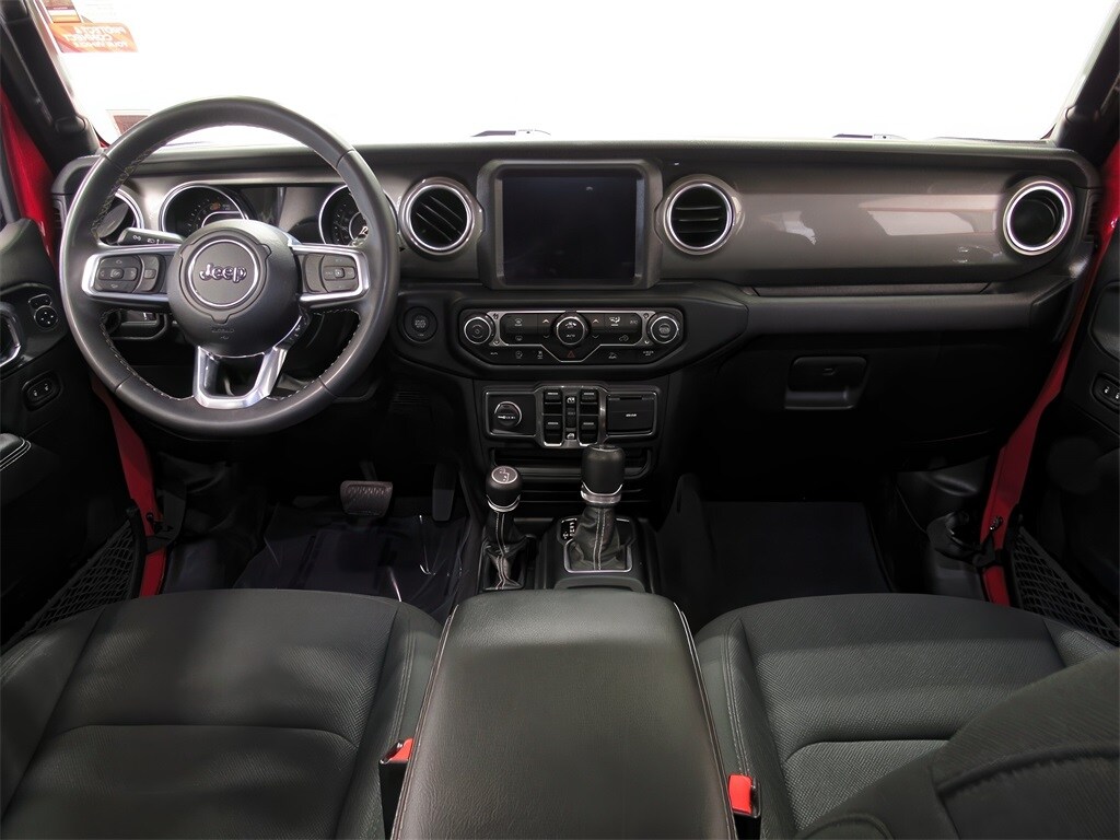 2023 Jeep Wrangler Sahara photo 2