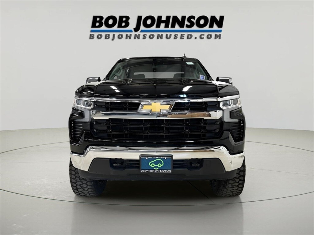 2025 Chevrolet Silverado 1500 LT photo 2