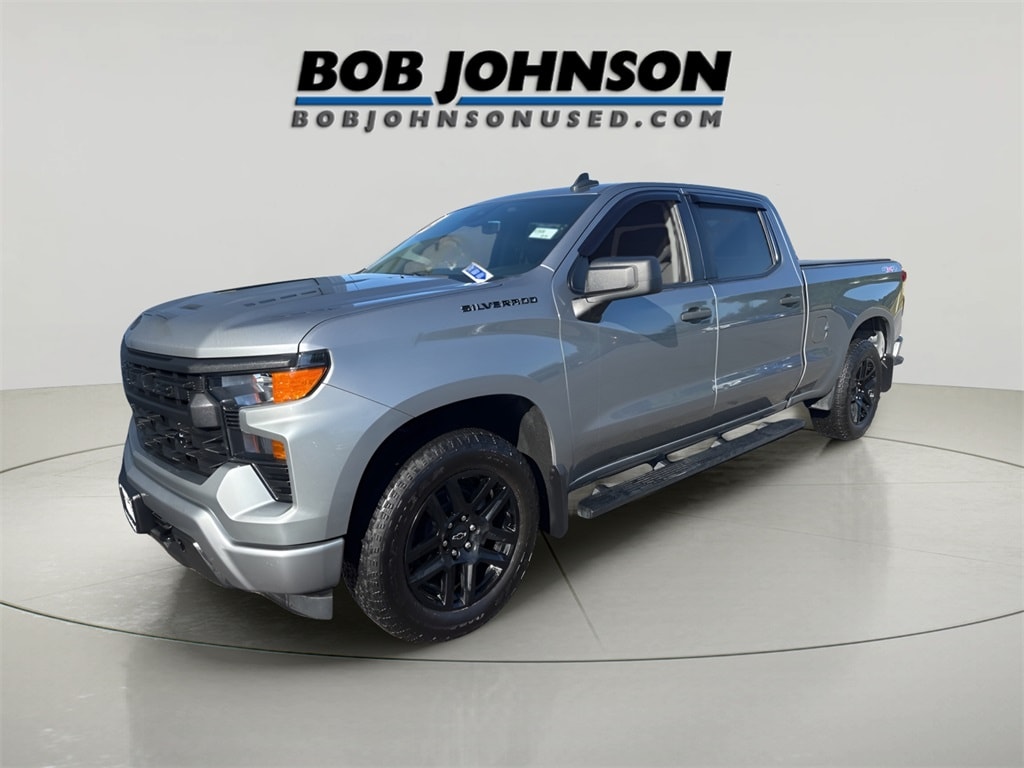 2023 Chevrolet Silverado 1500 Custom photo 3
