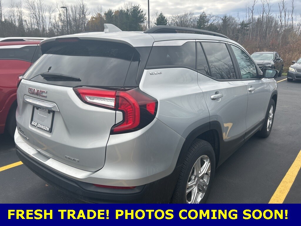 2022 Gmc Terrain SLE photo 2