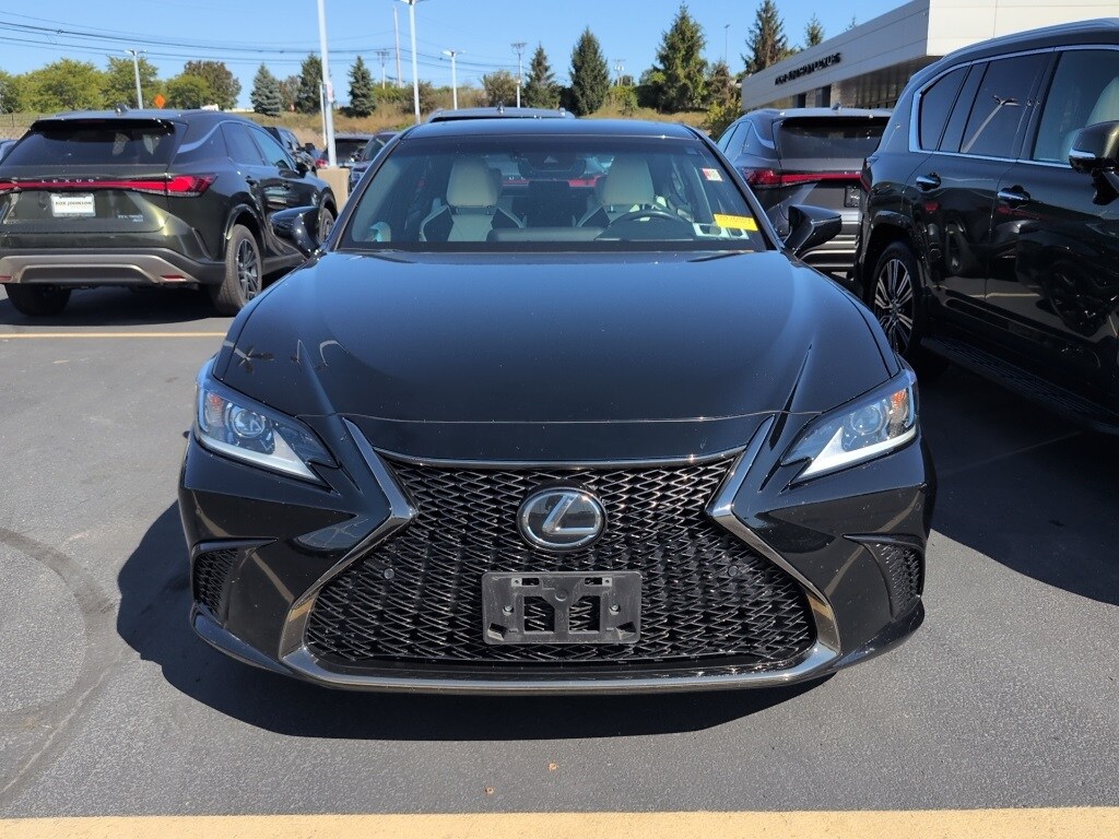 2021 Lexus ES 350 F SPORT photo 2