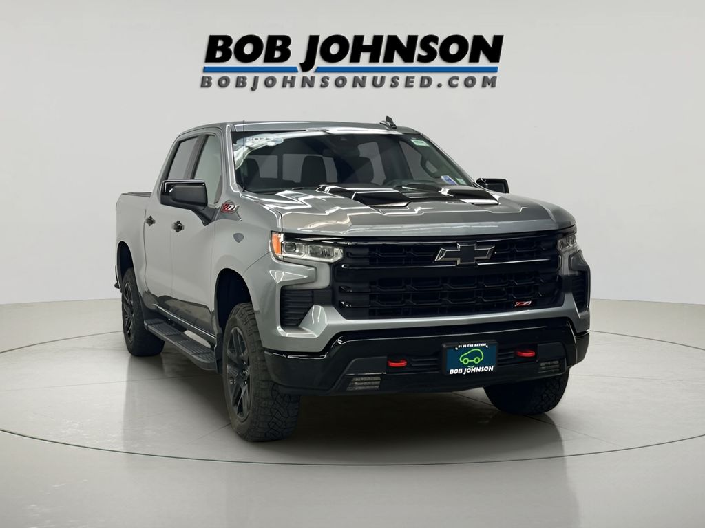 2023 Chevrolet Silverado 1500 LT Trail Boss photo 3