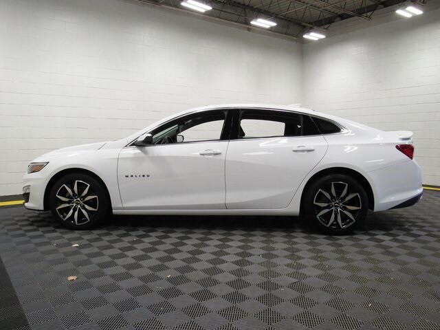 2022 Chevrolet Malibu RS photo 4