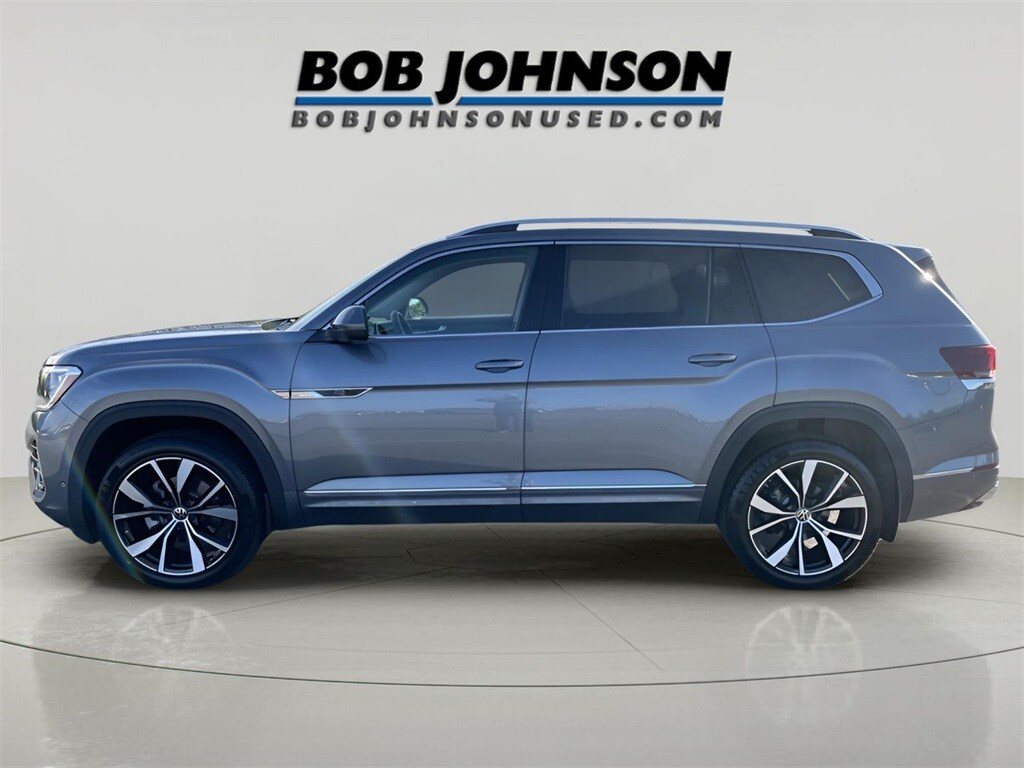 2024 Volkswagen Atlas SEL Premium R-Line photo 3