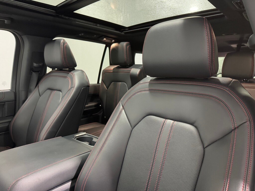 2023 Ford Expedition MAX Limited photo 3