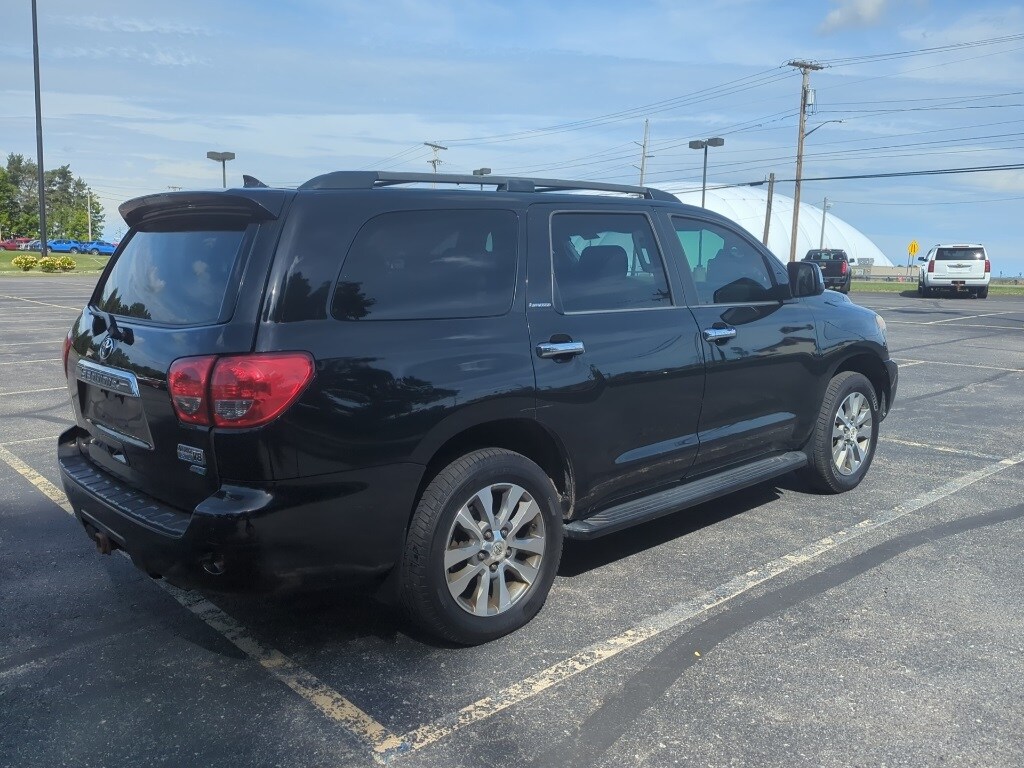 2016 Toyota Sequoia Limited photo 3