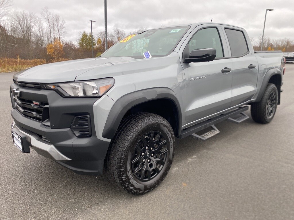 2026 Chevrolet Colorado Trail Boss photo 3