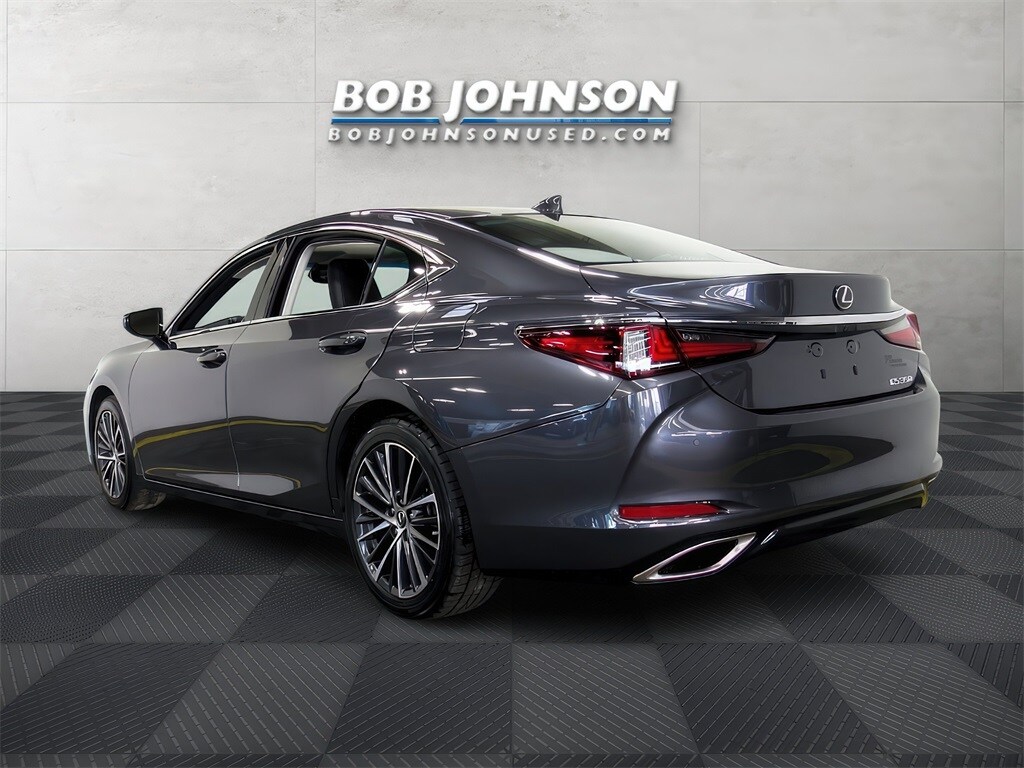 2022 Lexus ES 350 photo 2