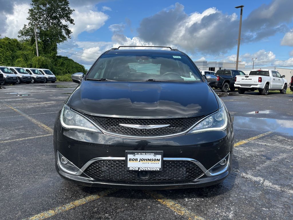 2020 Chrysler Pacifica Limited photo 2