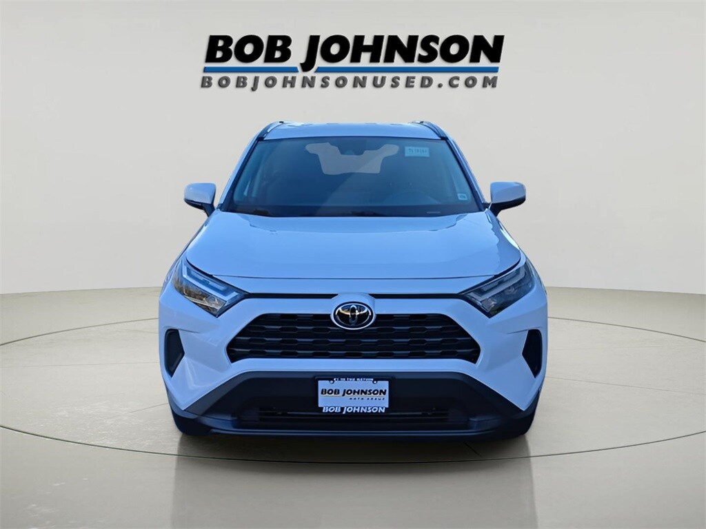 2023 Toyota RAV4 XLE photo 2