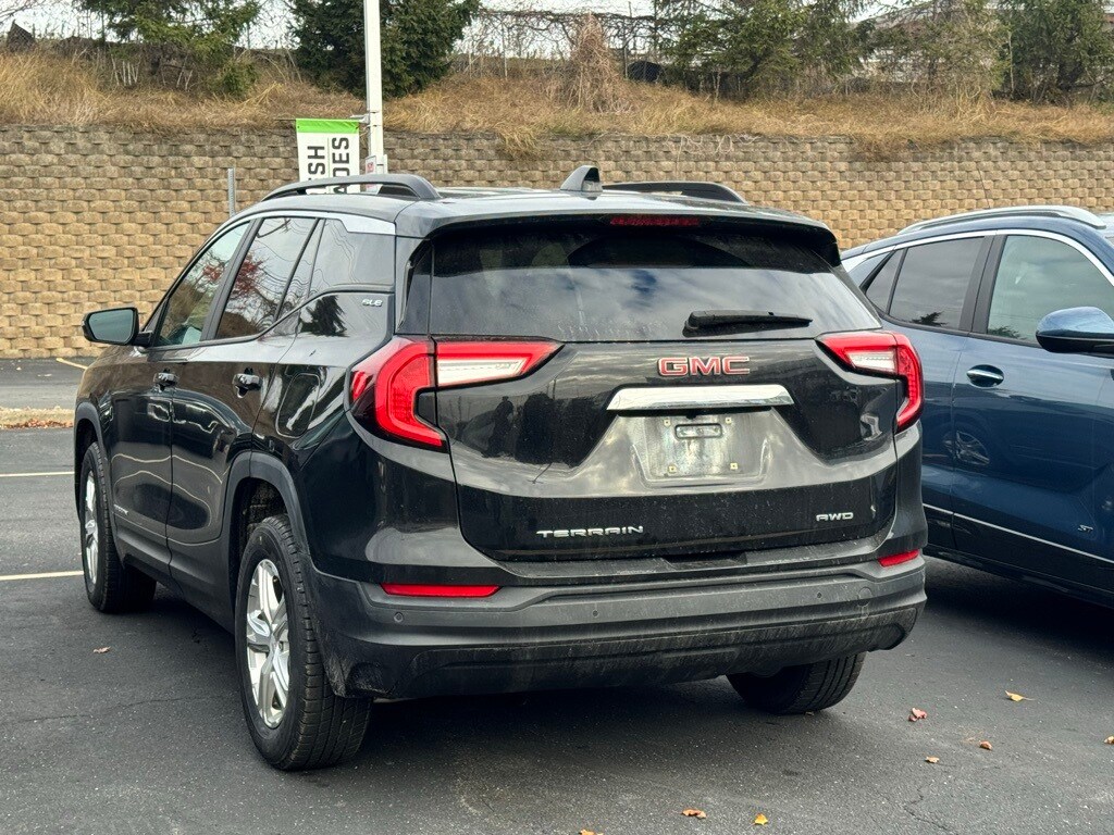 2022 Gmc Terrain SLE photo 2