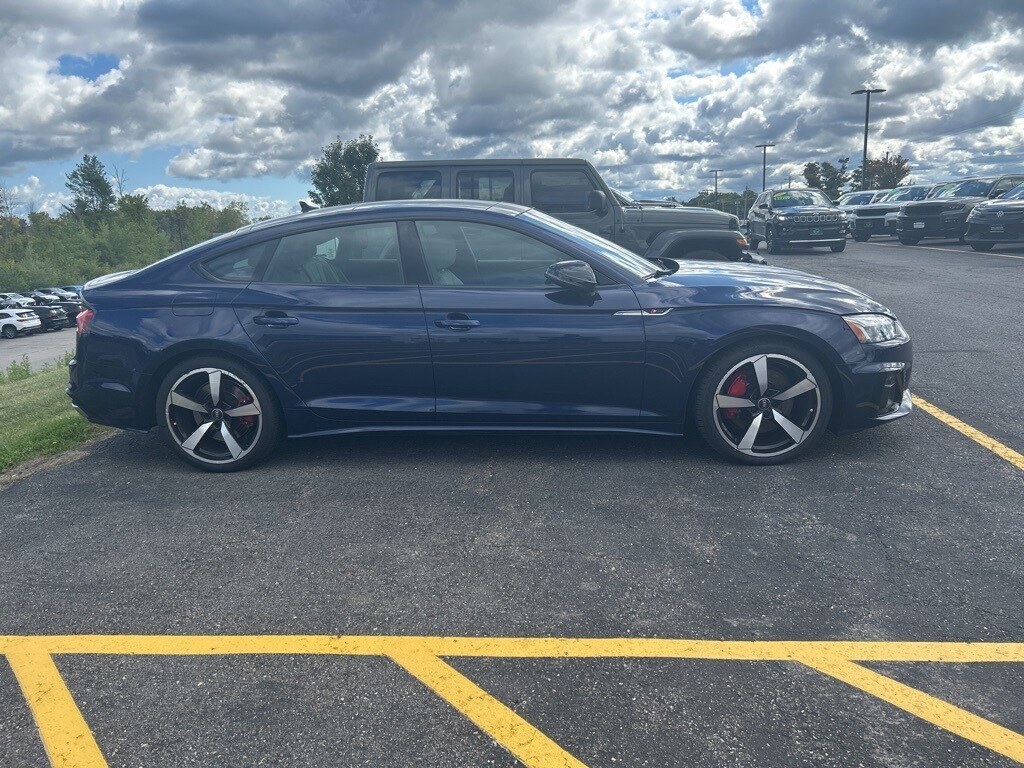 2022 Audi A5 Premium Plus 45 TFSI S line Quattro photo 2