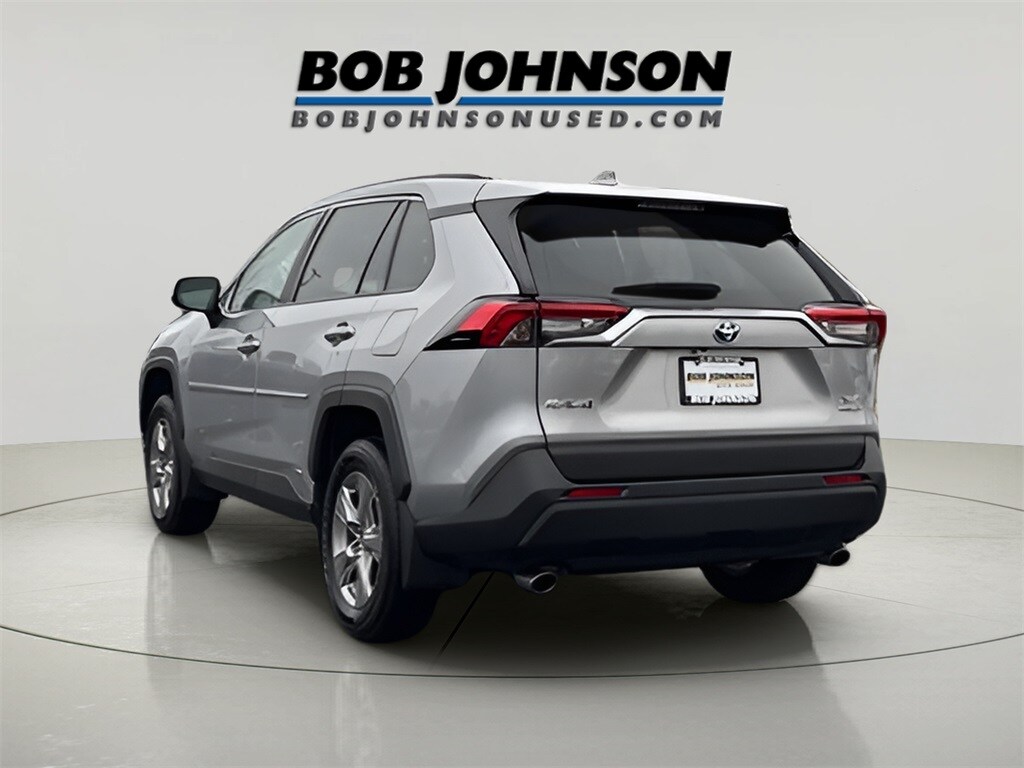 2024 Toyota RAV4 Hybrid XLE photo 4