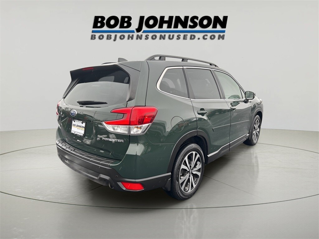 2022 Subaru Forester Limited photo 2