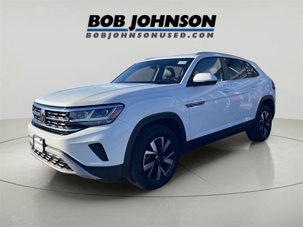 2022 Volkswagen Atlas Cross Sport SE photo 3