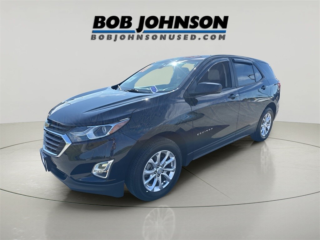 2020 Chevrolet Equinox LS photo 3