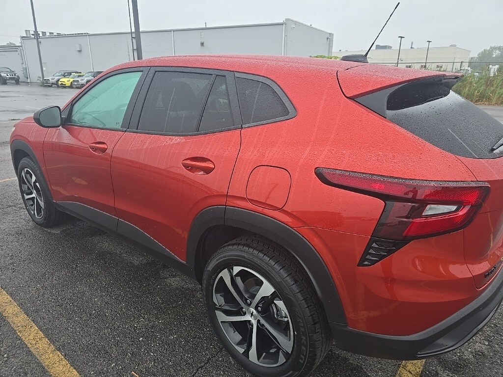 2024 Chevrolet Trax photo 3