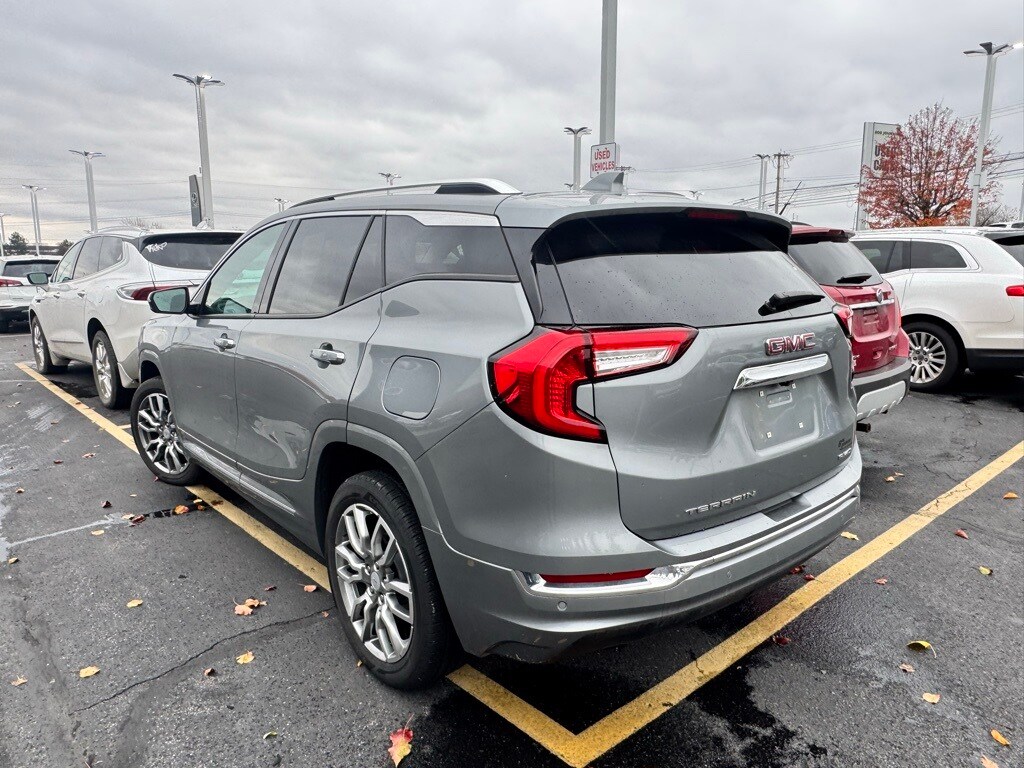 2023 Gmc Terrain Denali photo 2