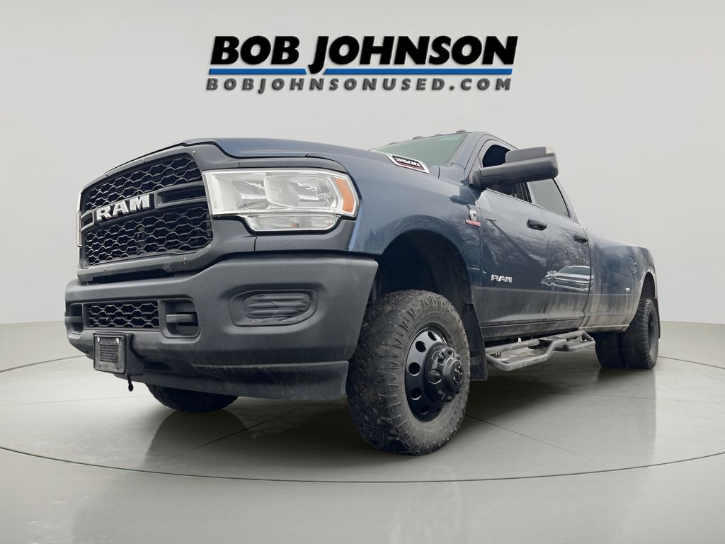 2022 Ram 3500 Tradesman photo 2