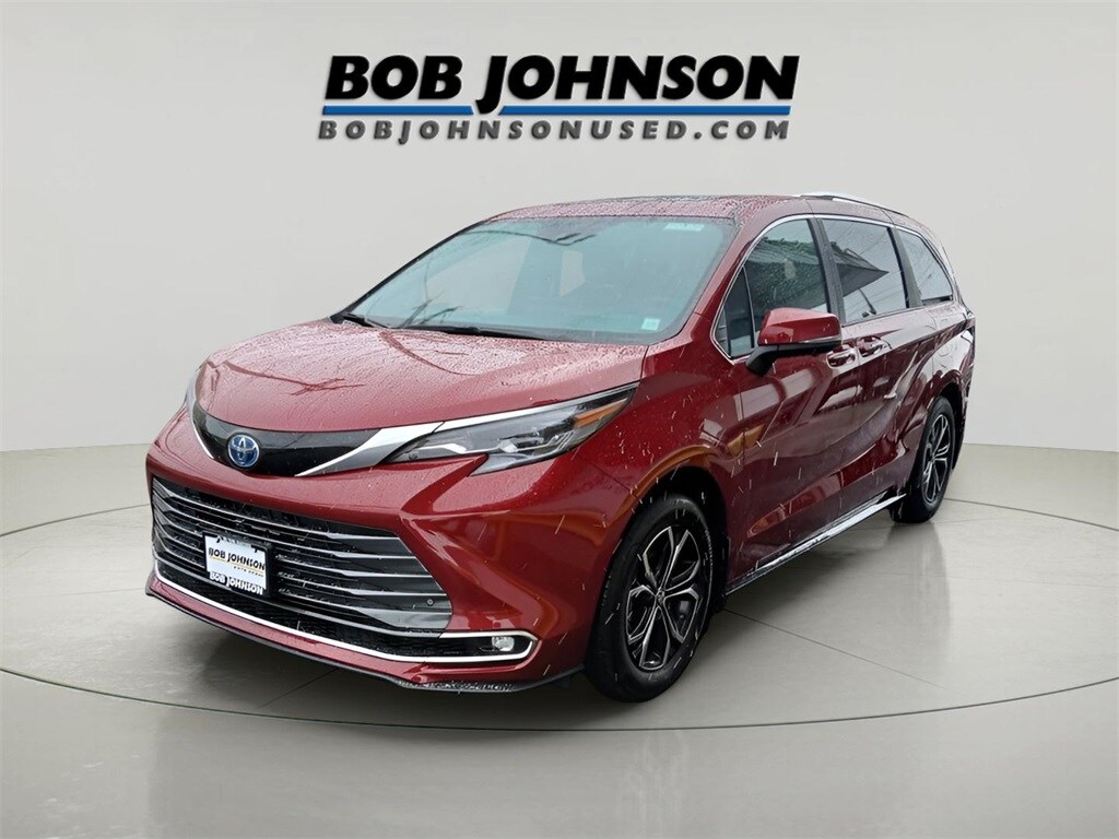 Used 2025 Toyota Sienna Platinum Minivan/Van