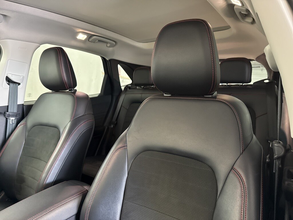 2022 Ford Escape SEL photo 3