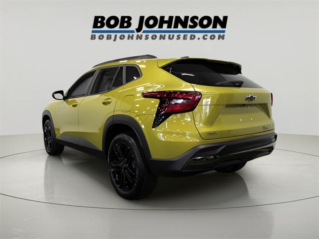 2025 Chevrolet Trax ACTIV photo 2