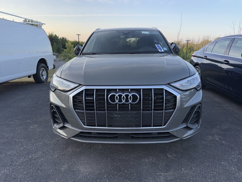2022 Audi Q3 Premium 45 TFSI S line photo 2