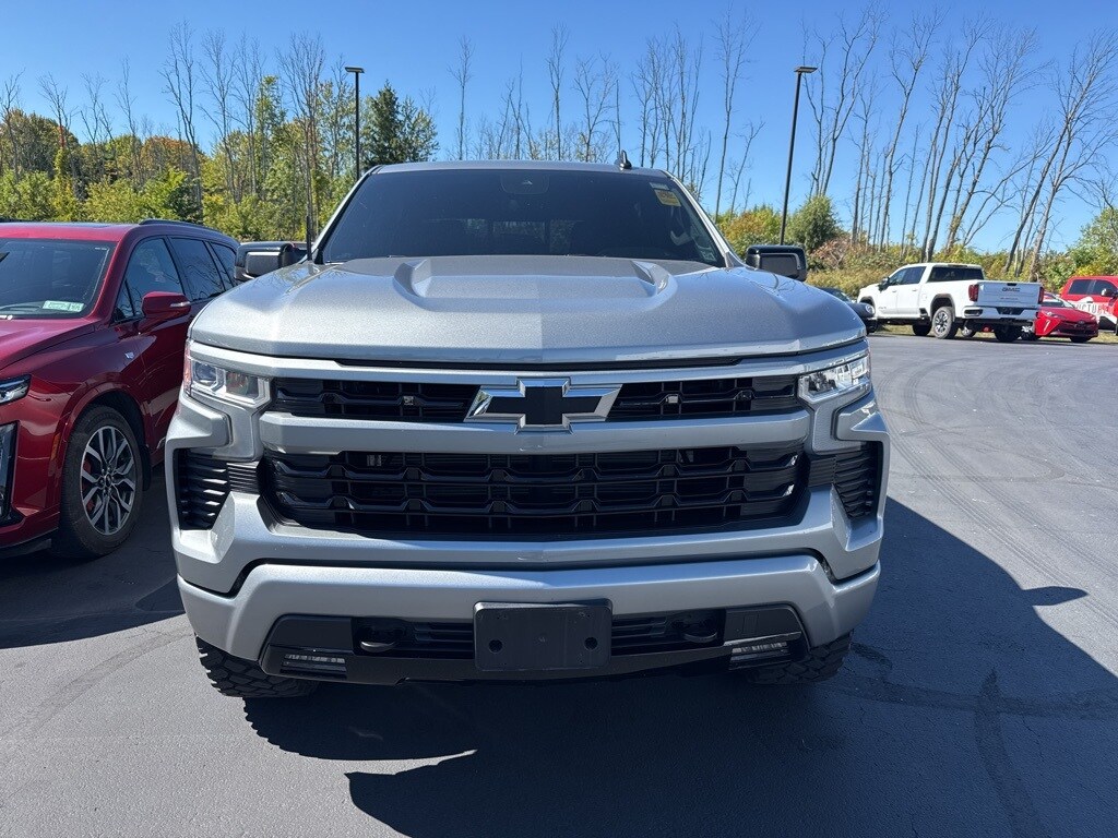 2024 Chevrolet Silverado 1500 RST photo 2