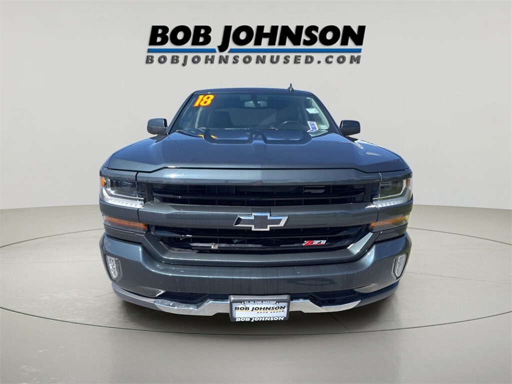 2018 Chevrolet Silverado 1500 LT2 photo 2