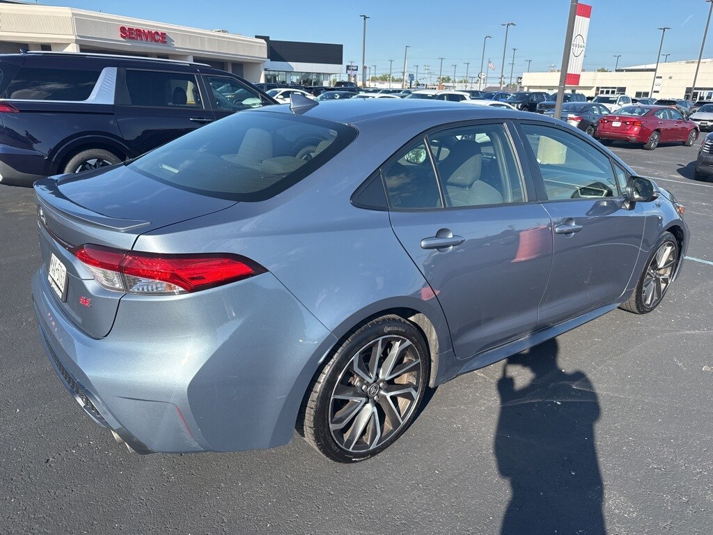 2020 Toyota Corolla SE photo 3