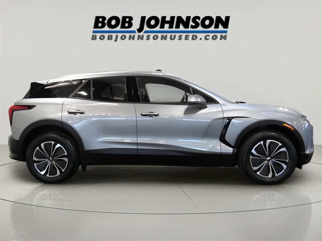 2024 Chevrolet Blazer EV photo 3