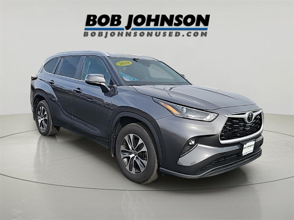 Used 2024 Toyota Highlander LE SUV