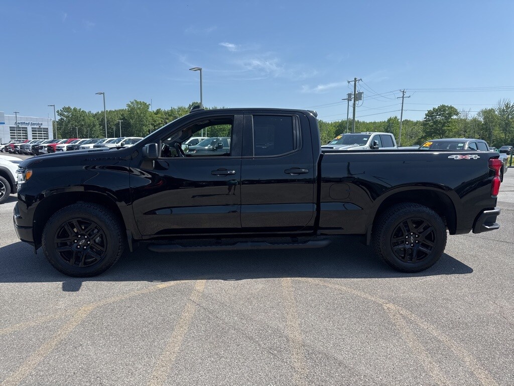 2022 Chevrolet Silverado 1500 RST photo 4