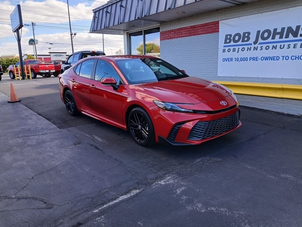 Used 2025 Toyota Camry SE Sedan