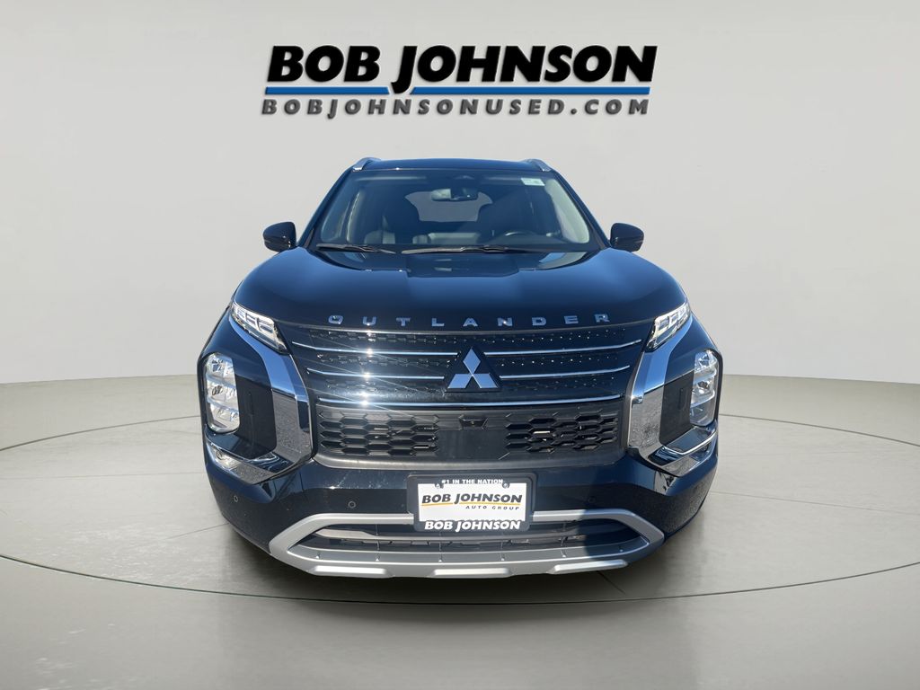 2022 Mitsubishi Outlander SEL photo 2
