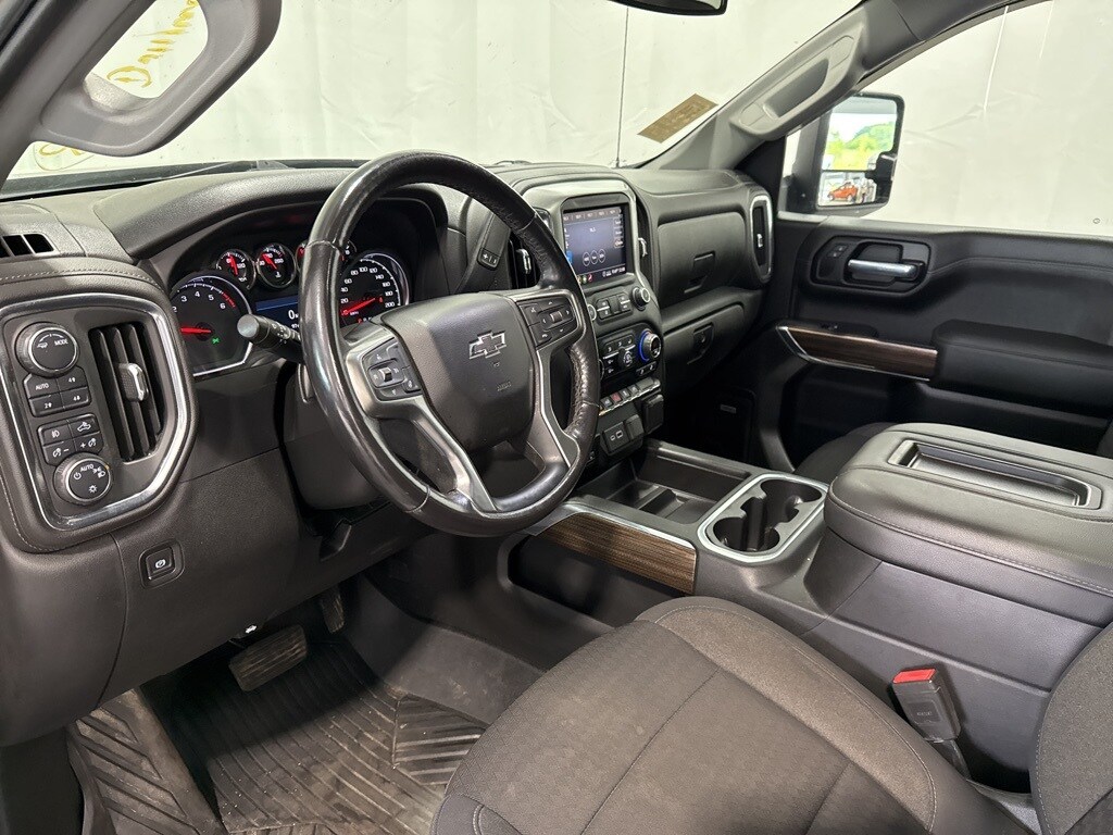 2020 Chevrolet Silverado 1500 RST photo 3