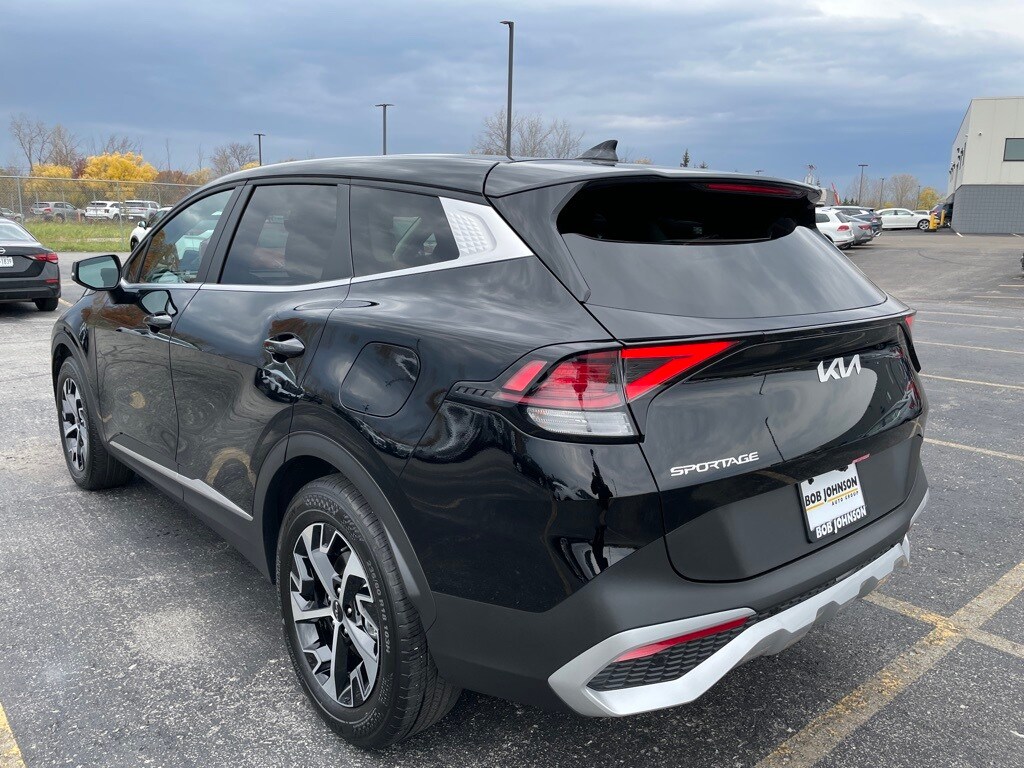 2025 Kia Sportage EX photo 4