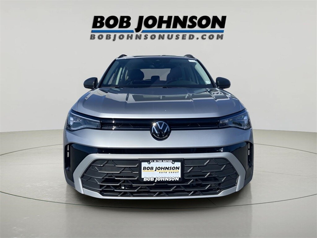 2025 Volkswagen Taos S photo 2