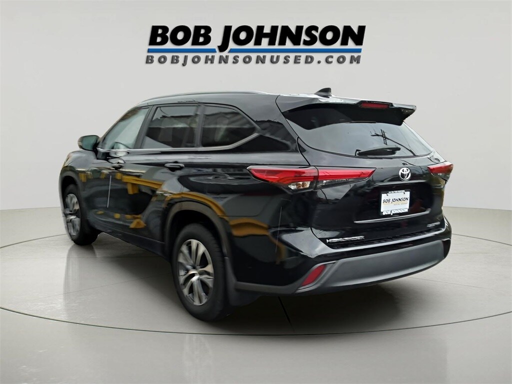 Used 2023 Toyota Highlander XLE SUV