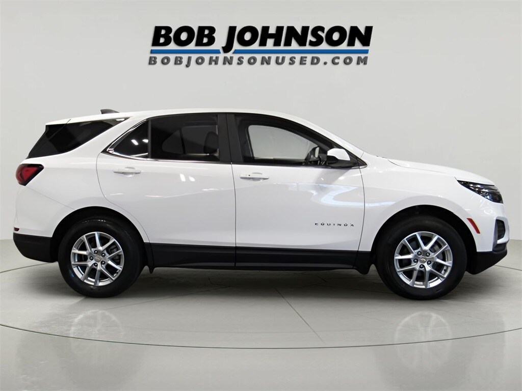 2023 Chevrolet Equinox LT photo 2