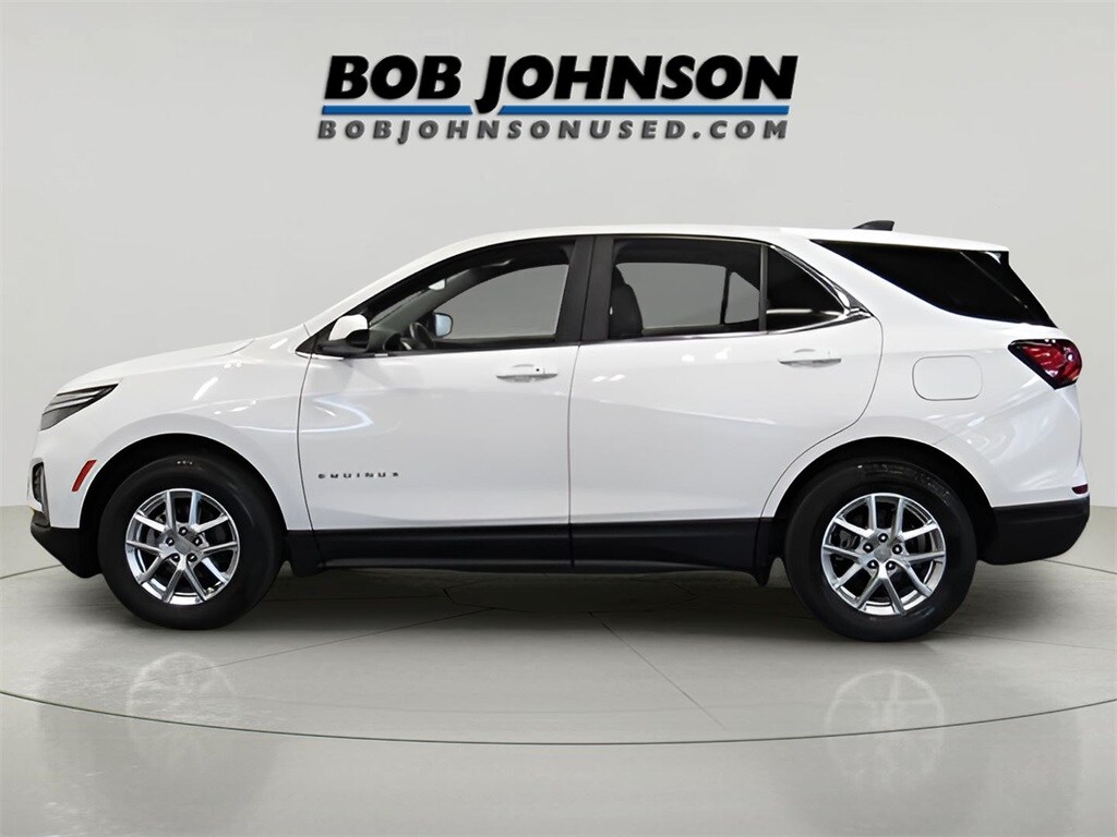 2023 Chevrolet Equinox LT photo 3