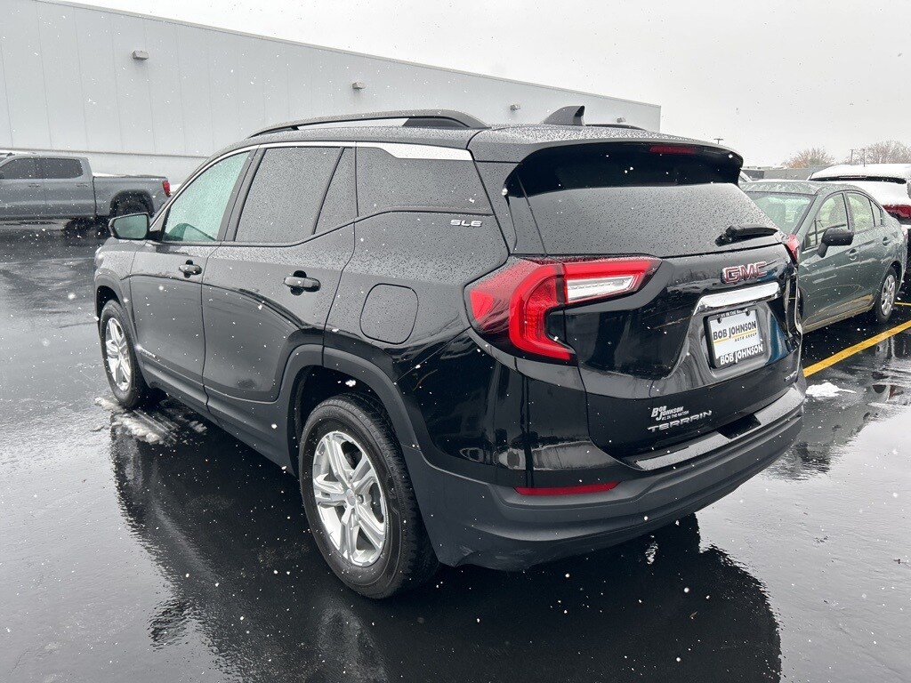 2022 Gmc Terrain SLE photo 2
